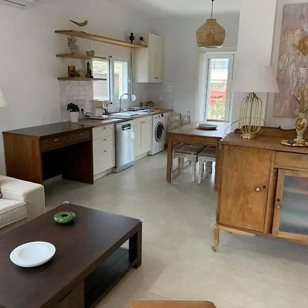 Tranquil Modern Retreat In Kefalonia